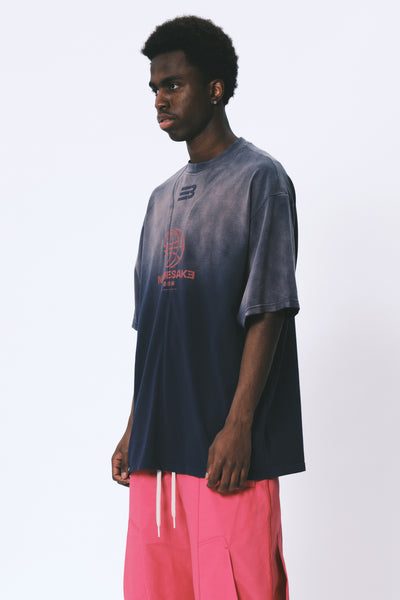 WASHED SAVA OVERSIZED TEAM TEE GLOBE REDEEM BLUE