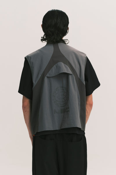 SNACK POCKET VEST SLATE GREY