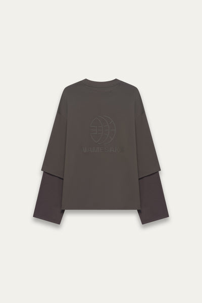 MAYO OVERSIZED GLOBE DOUBLE SLEEVE TEE PUBBLE GREY
